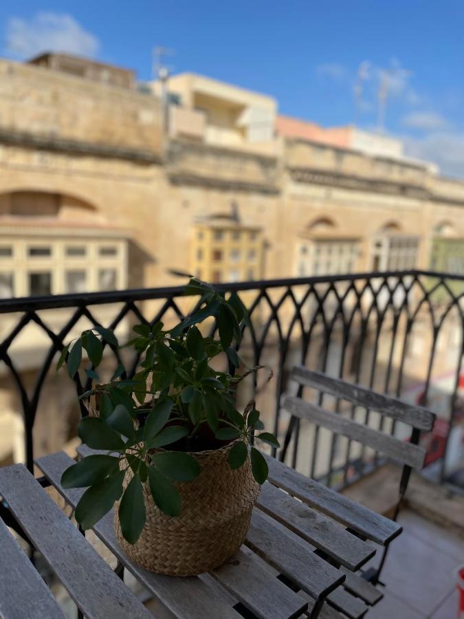 Simons Apartments Minutes Away From Balluta Bay And St Julians Sliema Exteriör bild