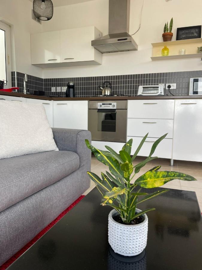 Simons Apartments Minutes Away From Balluta Bay And St Julians Sliema Exteriör bild