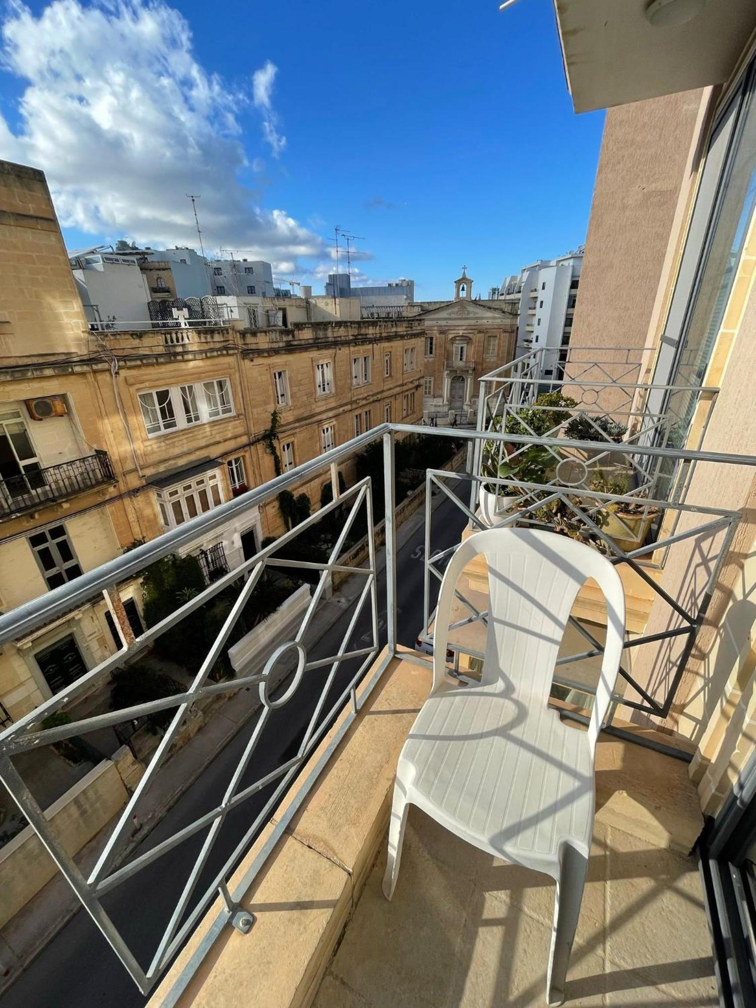 Simons Apartments Minutes Away From Balluta Bay And St Julians Sliema Exteriör bild
