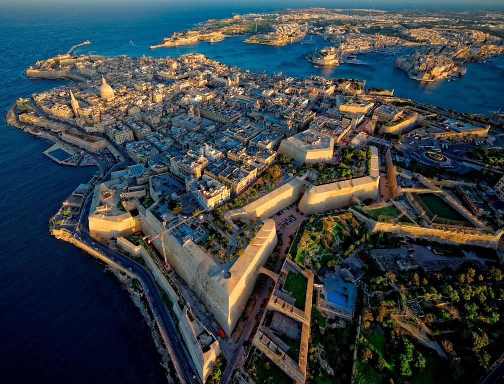 Simons Apartments Minutes Away From Balluta Bay And St Julians Sliema Exteriör bild