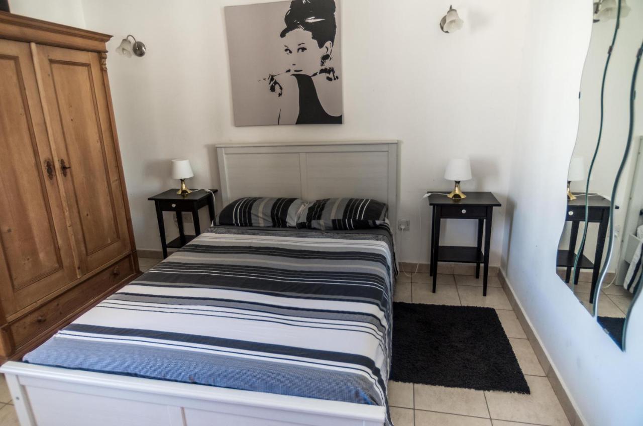 Simons Apartments Minutes Away From Balluta Bay And St Julians Sliema Exteriör bild