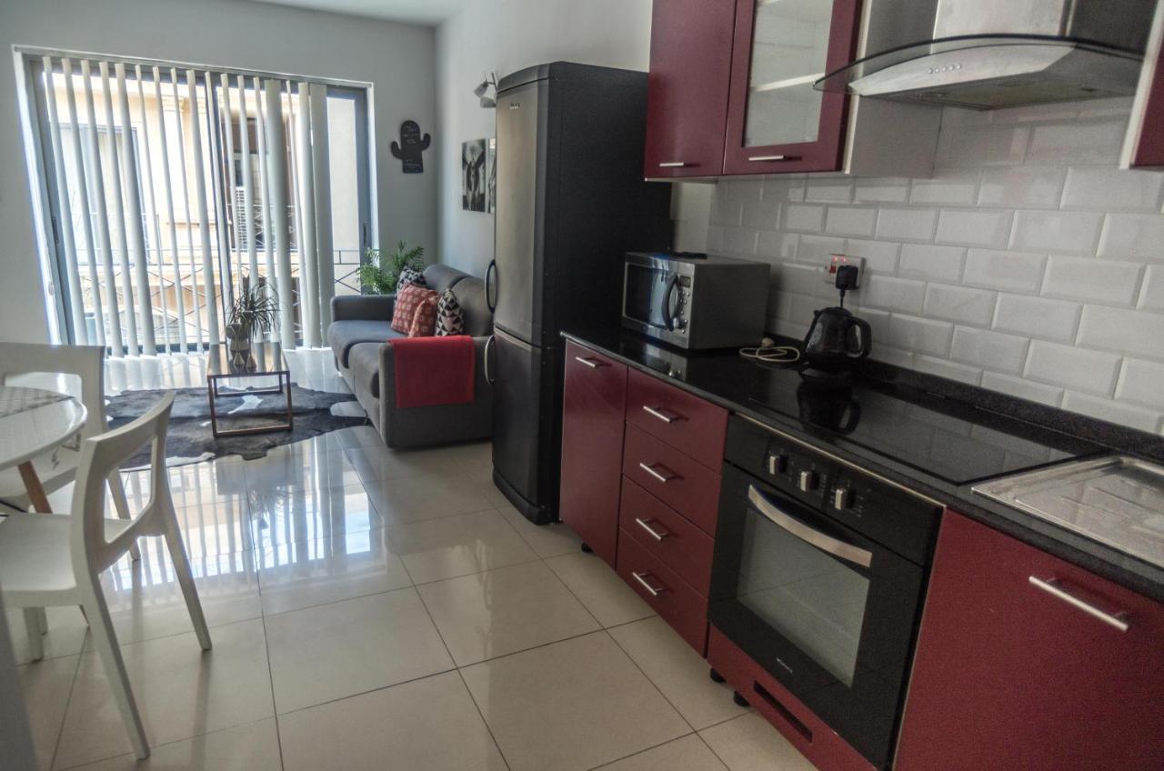 Simons Apartments Minutes Away From Balluta Bay And St Julians Sliema Exteriör bild